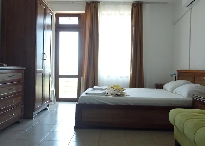 Marinovi Guest house 3*